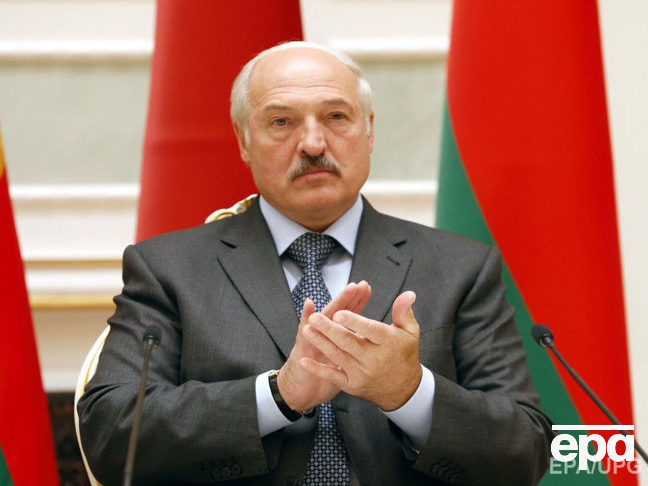 СМИ полагают, что Лукашенко приехал на рождественскую службу с новой женой