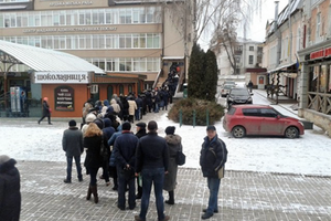 Предприниматели выстраивались в очереди, чтобы успеть закрыть фирму