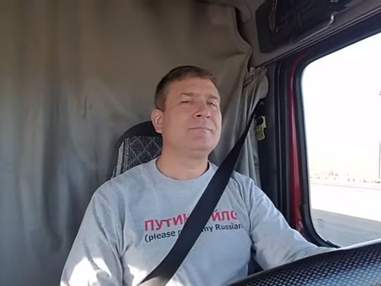 Вадим Дубовский:&nbsp;Хоть борт был надежный, военный, взлететь высоко не успел,&nbsp;и песню "Вежливые люди" ансамбль уже рыбкам допел