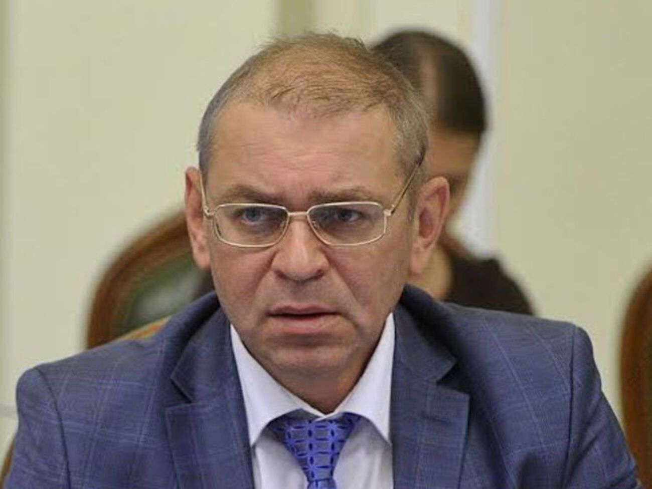 СМИ: Пашинскому подарил пистолет глава МВД Украины