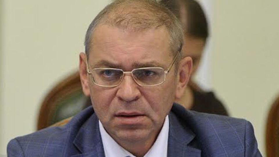 СМИ: Пашинскому подарил пистолет глава МВД Украины