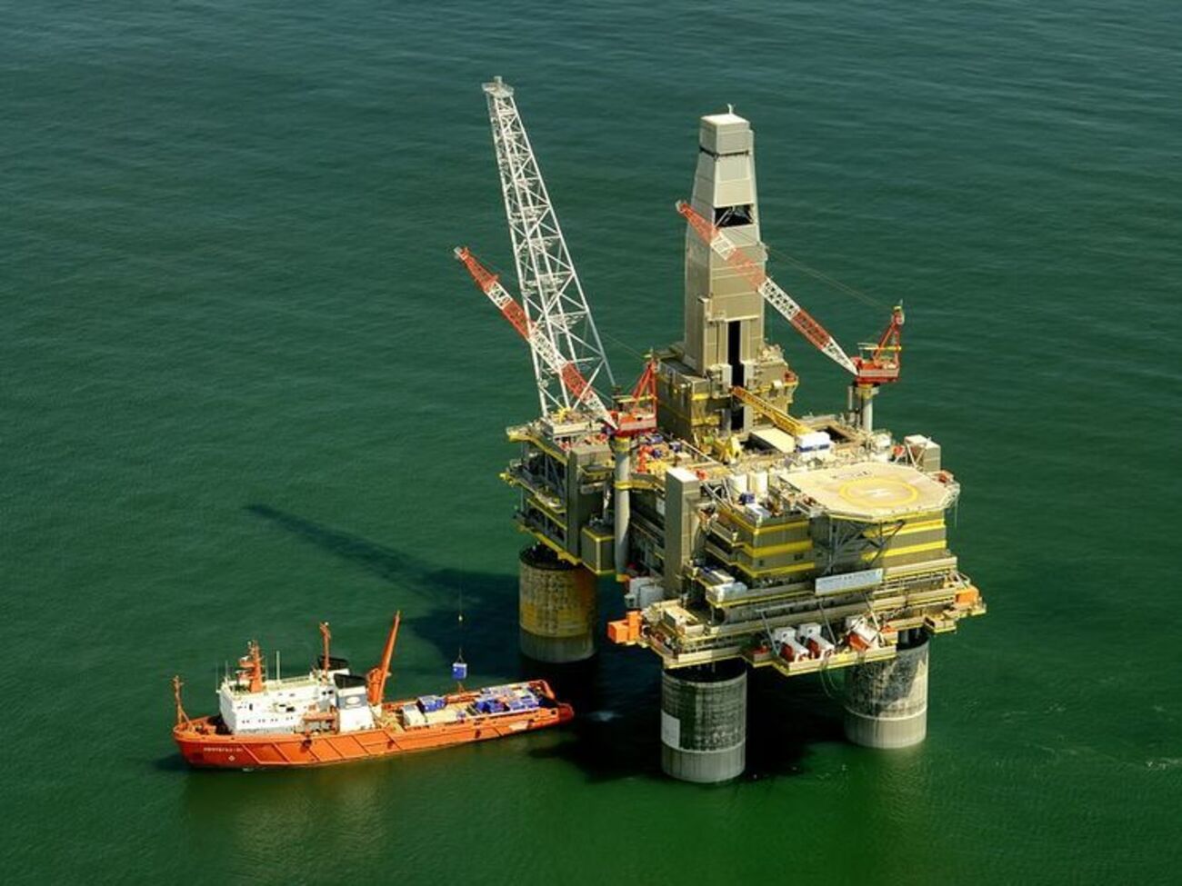 Стоимость нефти Brent падает