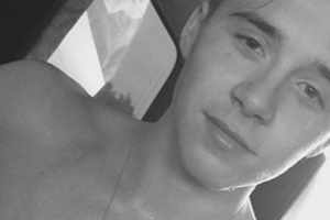 Бруклин Бекхэм облачился в одежду от Дэвида Бекхэма