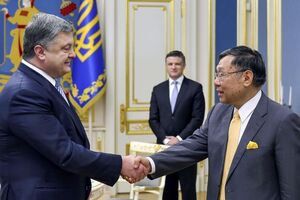 Порошенко встретился с послом Японии в Украине Сигеки Сумме