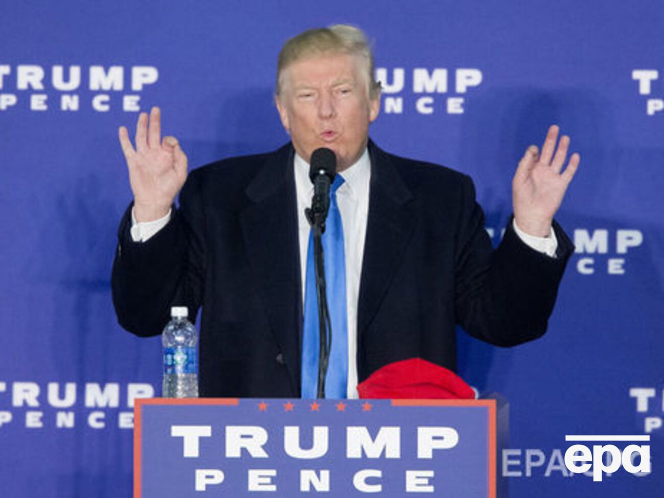 Дональд Трамп дает пресс-конференцию