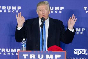 Дональд Трамп дает пресс-конференцию