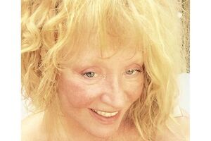 Пугачева: Пожалуйста, не волнуйтесь. Не надо собирать никакие подписи за Пугачеву, ведь самое смешное желание – это желание нравиться всем