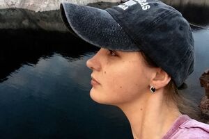 Краско: Долго решалась спросить, а не сам ли Дмитрий Анатольевич за рулем. На фото, может, и не очень похож, но вживую...