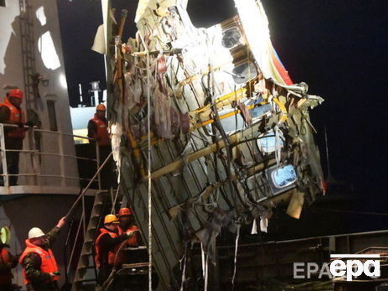 Информацию о причинах крушения Ту-154 родственникам погибших не предоставляют