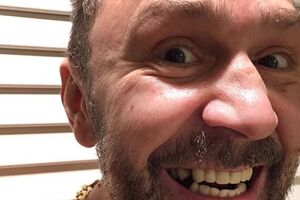 Шнуров: Традиции - они же корни наши, а без корней вся жизнь на потеху