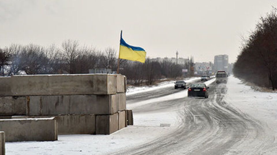 В Луганской области с 9 января действует запрет на перемещение автотранспорта через блокпосты в ночное время