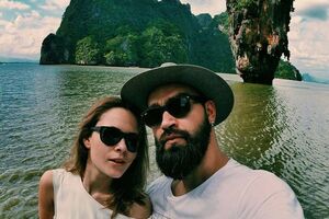 Санина с супругом проводят "каникулы" на острове