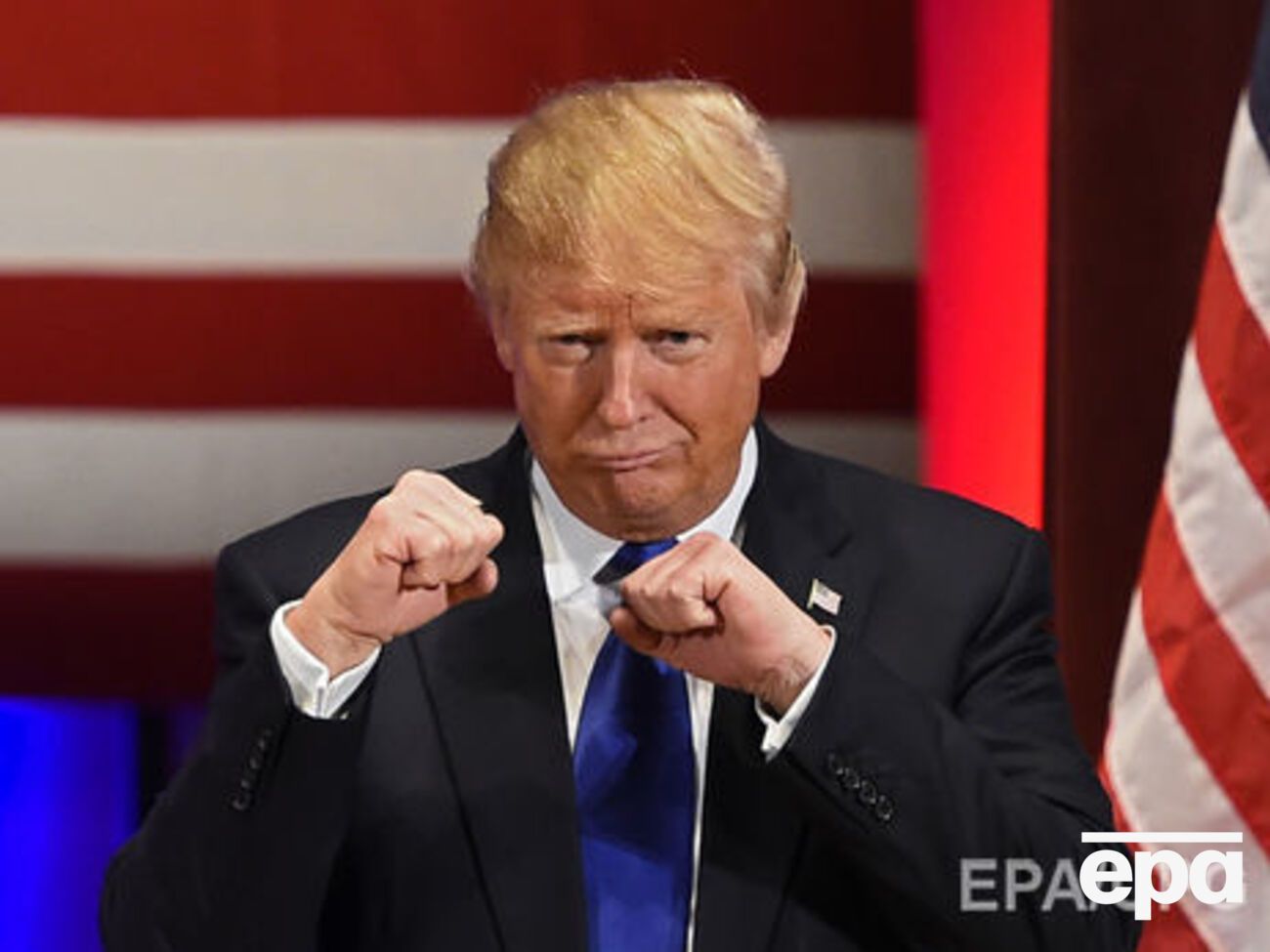 Трамп: Абсолютно выдуманные факты отвратительных политических деятелей, как демократов, так и республиканцев, &mdash; фальшивые новости!