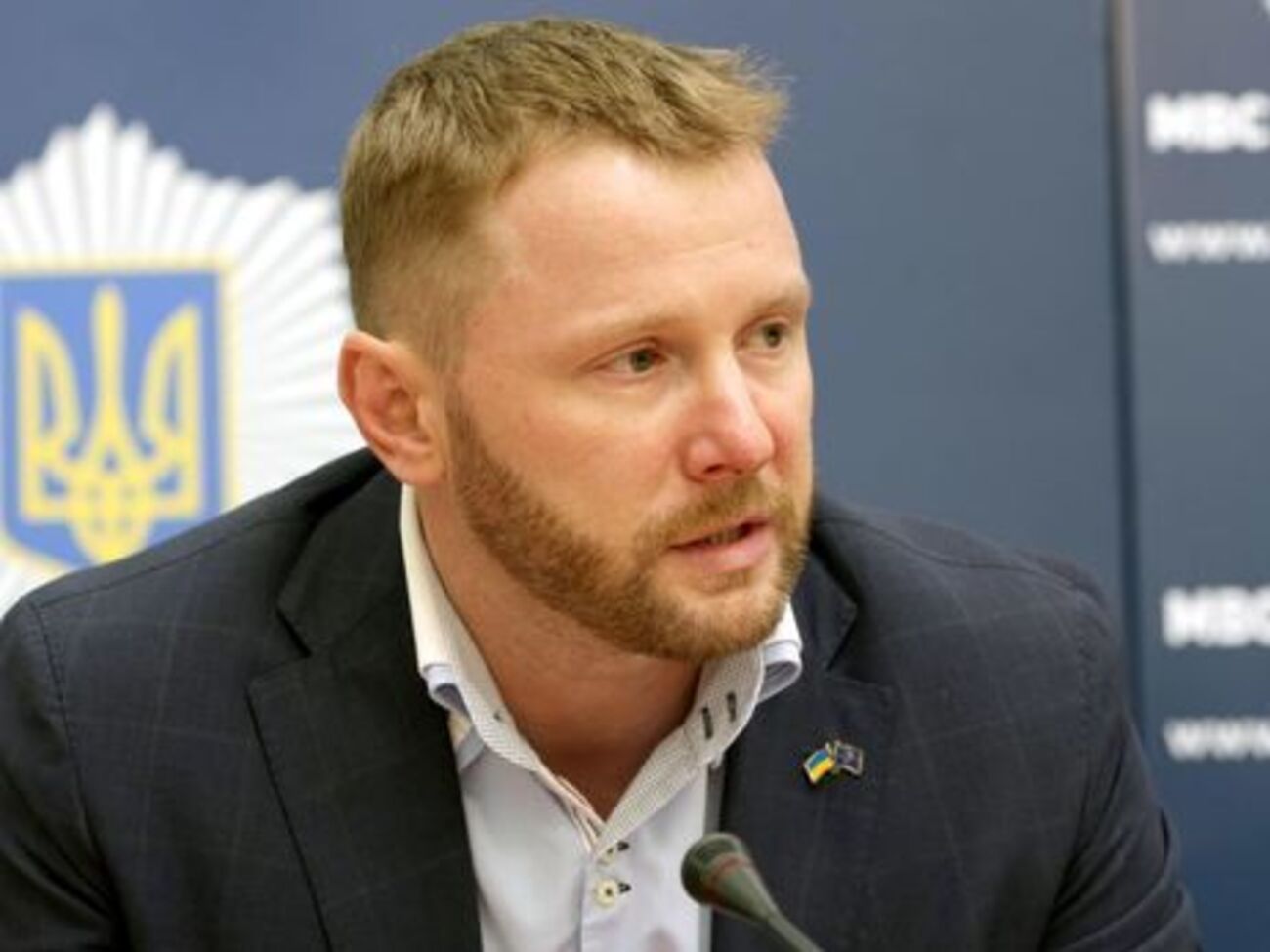 Спикер МВД Артем Шевченко заявил, что наградное оружие вручается за определенные заслуги в соответствии с действующим законодательством