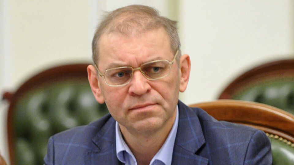 Пашинский, по словам адвоката Химикуса, на перекрестном допросе изменил показания