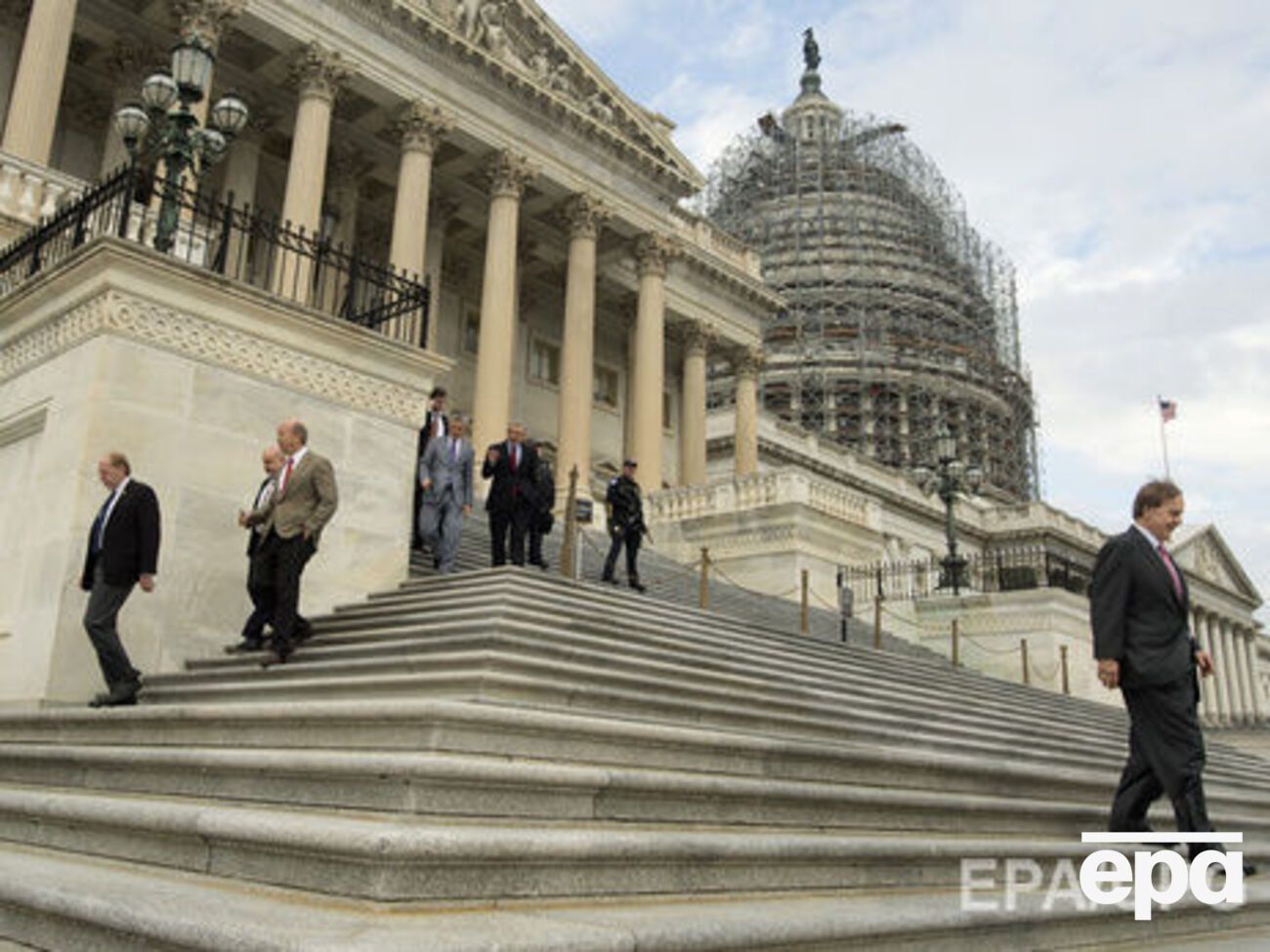 Проведение расследования поддержали как демократы, так и республиканцы в комитете Сената по разведке