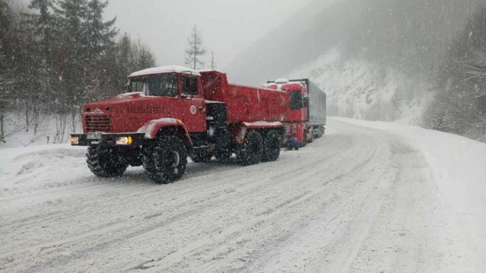 Ограничение движения ввели для грузового и крупногабаритного транспорта