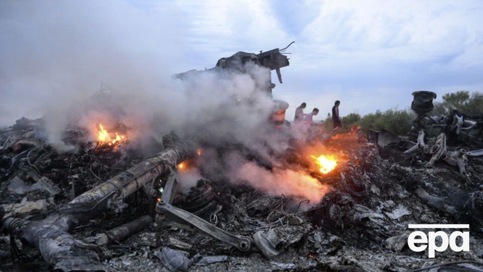 Самолет Boeing 777 потерпел крушение 17 июля 2014 года вблизи Тореза Донецкой области