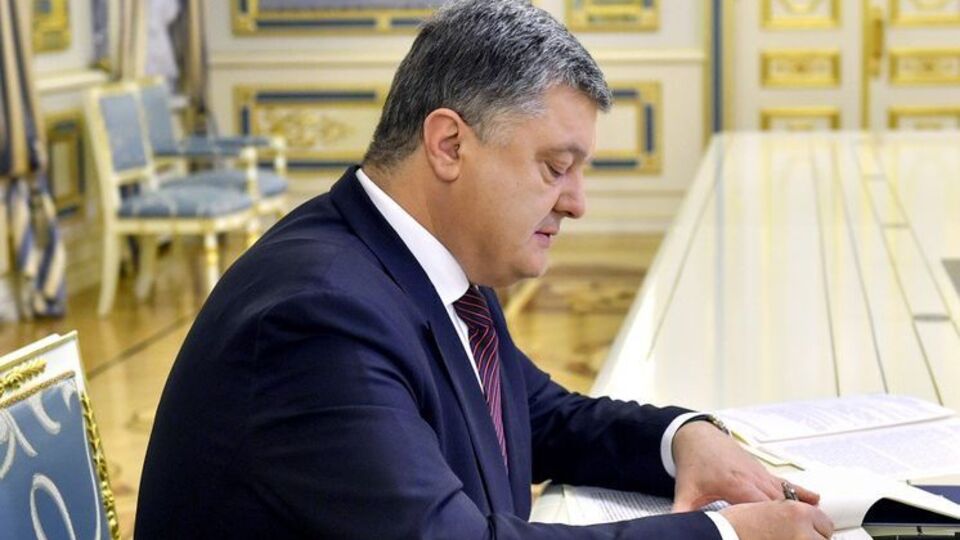 Порошенко уточнил, что перевозка останков украинского писателя произойдет в ближайшее время