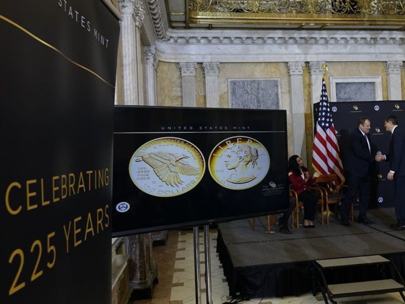 Монета появится в продаже 6 апреля 2017 года