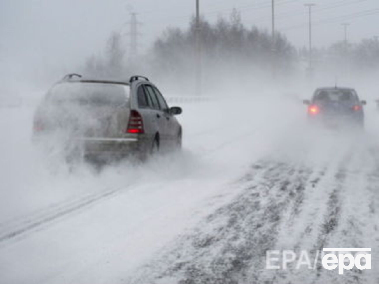 За сутки в результате осложненных погодных условий и повышенной аварийной ситуации на дорогах Украины погибли девять человек, травмированы &ndash;&nbsp;66