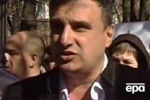 Передача квартир Клинчаева совпала по времени с его освобождением из-под домашнего ареста, заметил блогер