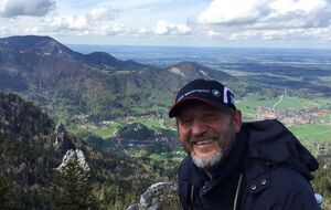 Кох: Те, кто делали пожертвования в фонд Гайдара, сделали бы их, если бы знали, что через шесть лет после его создания в мероприятиях, организованных этим фондом, будет участвовать Хирург?