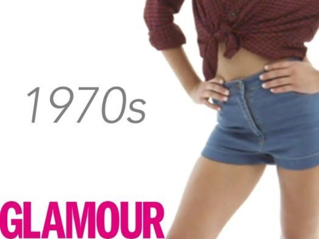 В ролике показали модели джинсовой одежды, присущие каждому десятилетию