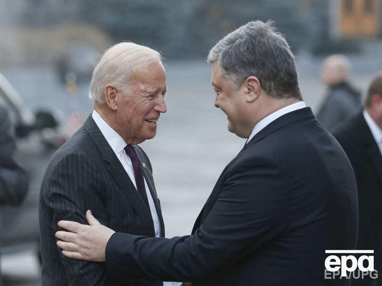 Байден провел встречу с Порошенко