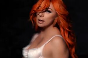 Апина снялась полуобнаженной