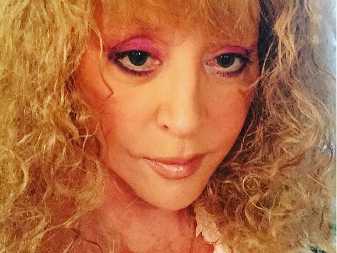 Пугачевой принесли извинения за сбор подписей против ее участия в новогодних "огоньках"