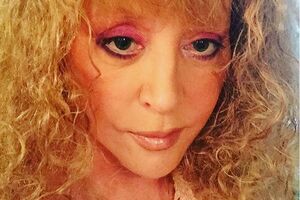 Пугачевой принесли извинения за сбор подписей против ее участия в новогодних "огоньках"