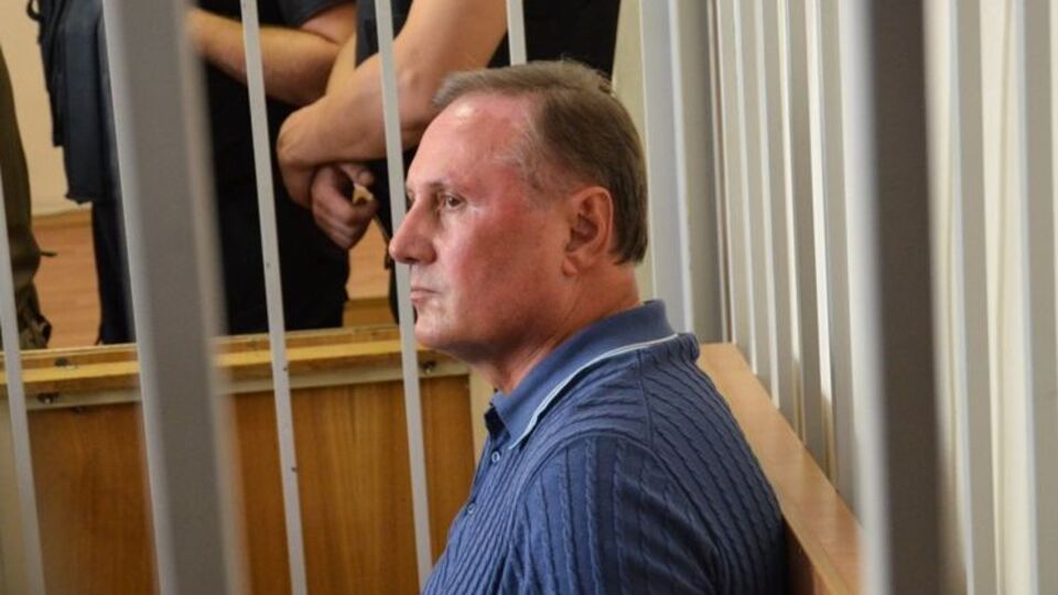 Ефремову предоставили бесплатного адвоката, так как его защитники приехать не смогли
