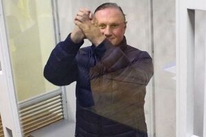 В заседании суда объявлен перерыв по требованию Ефремова