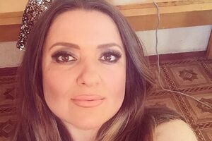 Могилевская позировала для снимка с украинскими боксерами