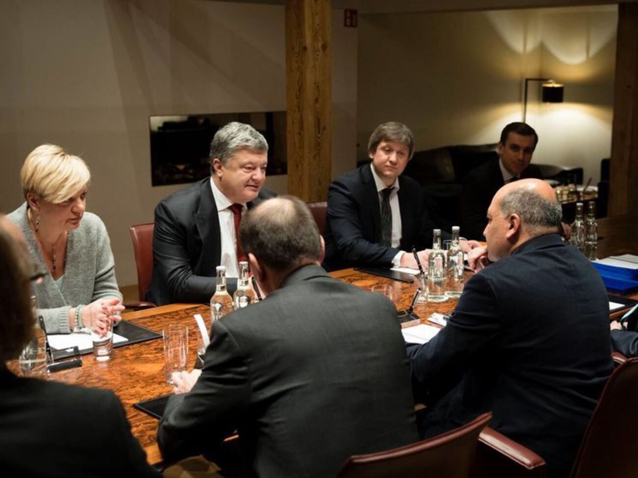 Порошенко и Чакрабарти обсудили вопросы реформирования украинского банковского сектора