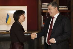 Порошенко и Лойтхард обсудили возврат "активов Януковича"