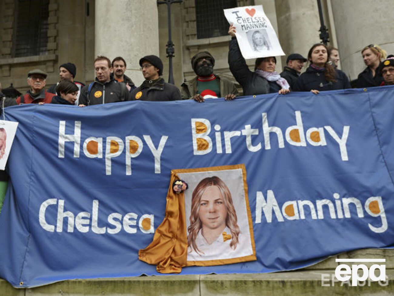 Обама смягчил приговор Челси Мэннинг