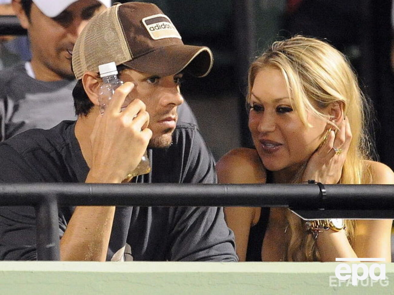 Курникова: Добро пожаловать в нашу команду! (на фото справа брат Курниковой)