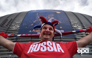 Двое из трех российских болельщиков, осужденных во Франции, вернулись в Москву