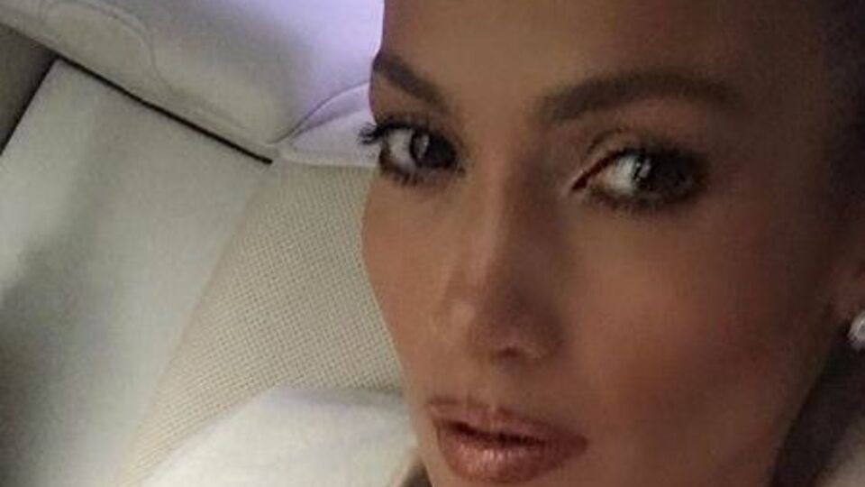 Лопес: Я так рада первому дню старта продакшена! Это начало нового приключения!