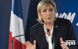 Ле Пен пригласили в оккупированный Крым