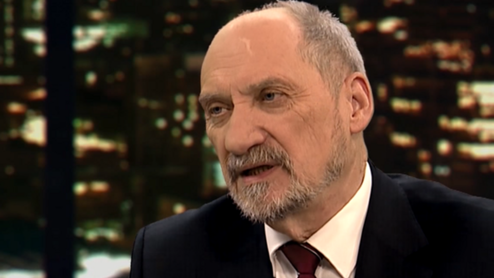 Мацеревич заявил, что раньше Польша вынуждена была оглядываться на мнение Кремля