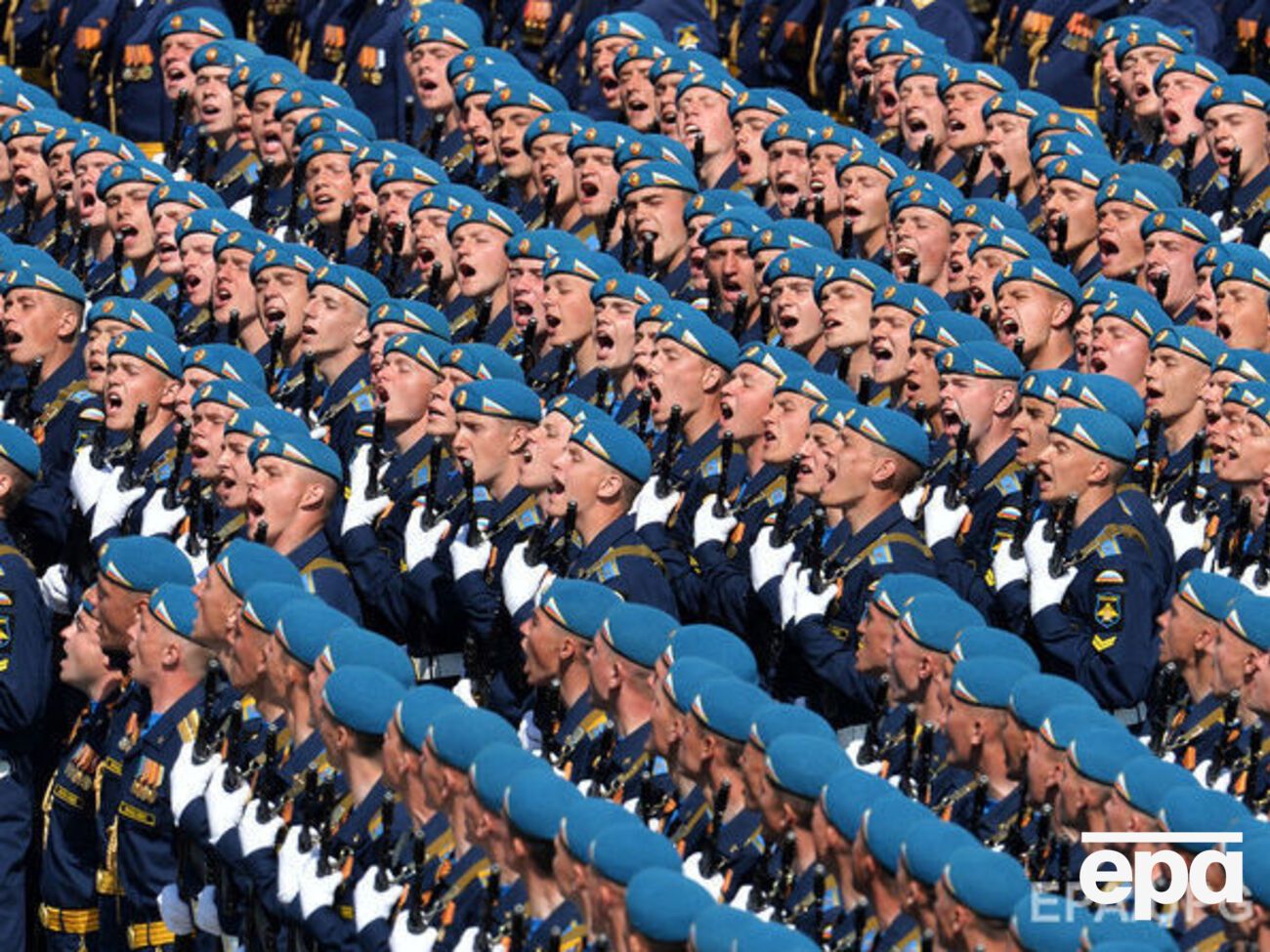 С российских военных пенсионеров потребовали деньги, полученные за службу в "горячей точке"