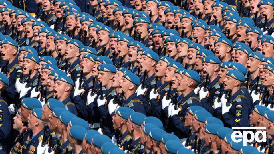 С российских военных пенсионеров потребовали деньги, полученные за службу в "горячей точке"