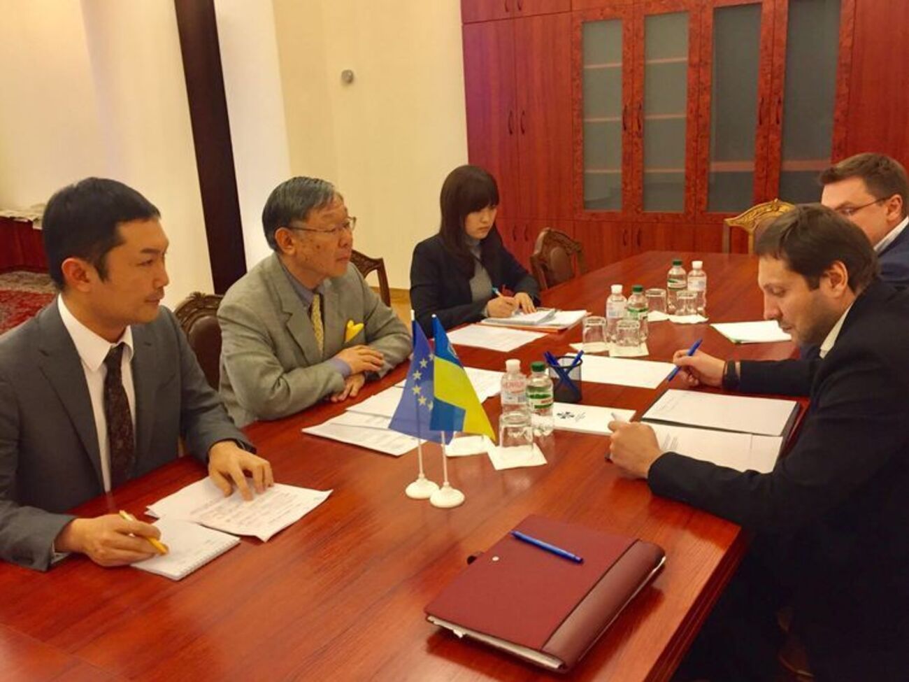 Посол Японии в Украине Суми Шигеки встретился с министром информационной политики Юрием Стецем