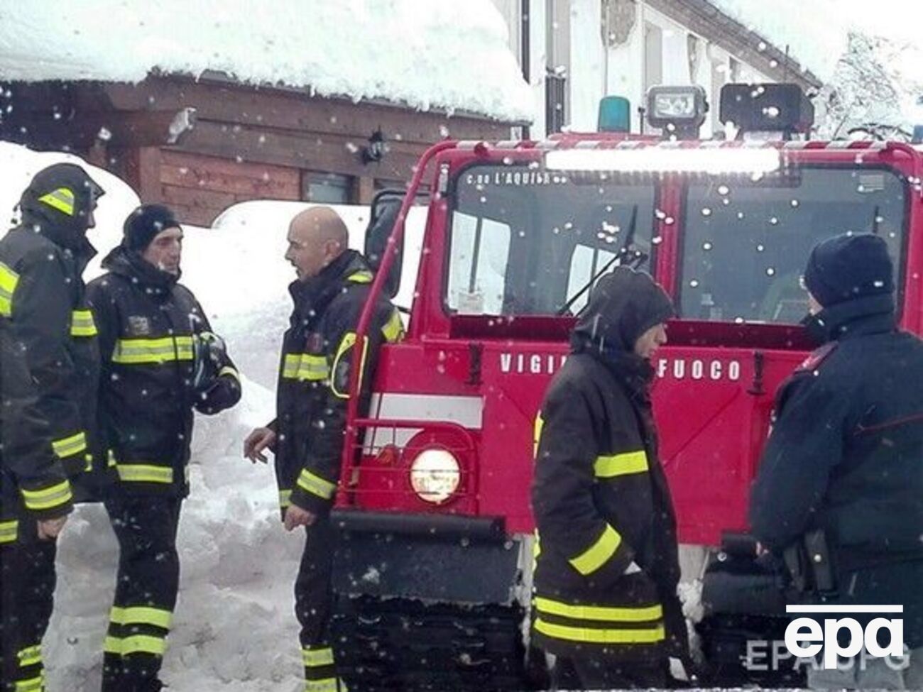 Спасательные работы продолжаются