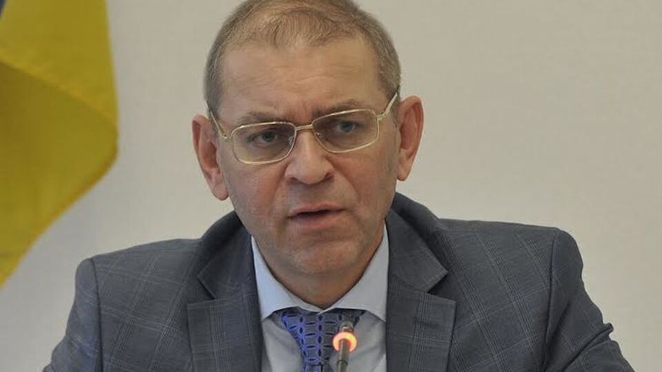 Пашинский заявил, что у него нет оснований говорить о работе Савченко на Россию, но он считает, что ее нужно исключить из оборонного комитета Рады
