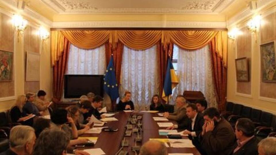 Министерство культуры собирается поручить творческим союзам следить за моралью, но пока не может их профинансировать