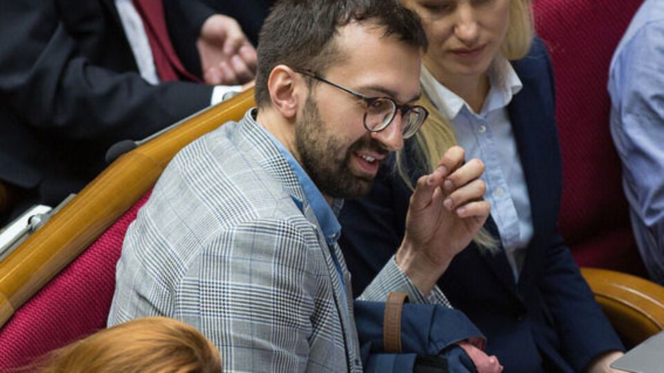 Лещенко сообщил, что распространил во время ланча заявление группы "Еврооптимисты"